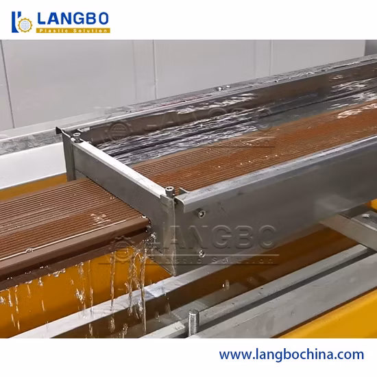 Máquina de produção de painel de parede de PVC composto de plástico de madeira de plástico WPC